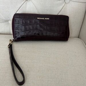 Croc-Embossed Zip Wristlet Wallet in Deep Plum